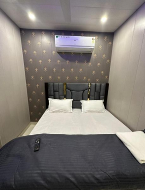 S M N Guest house
